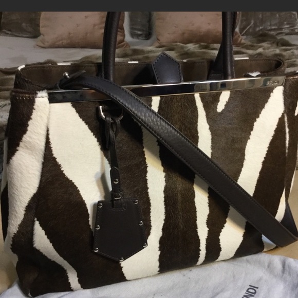 🌹FENDI 2jours medium zebra-print calf hair🌹 - Picture 5 of 14